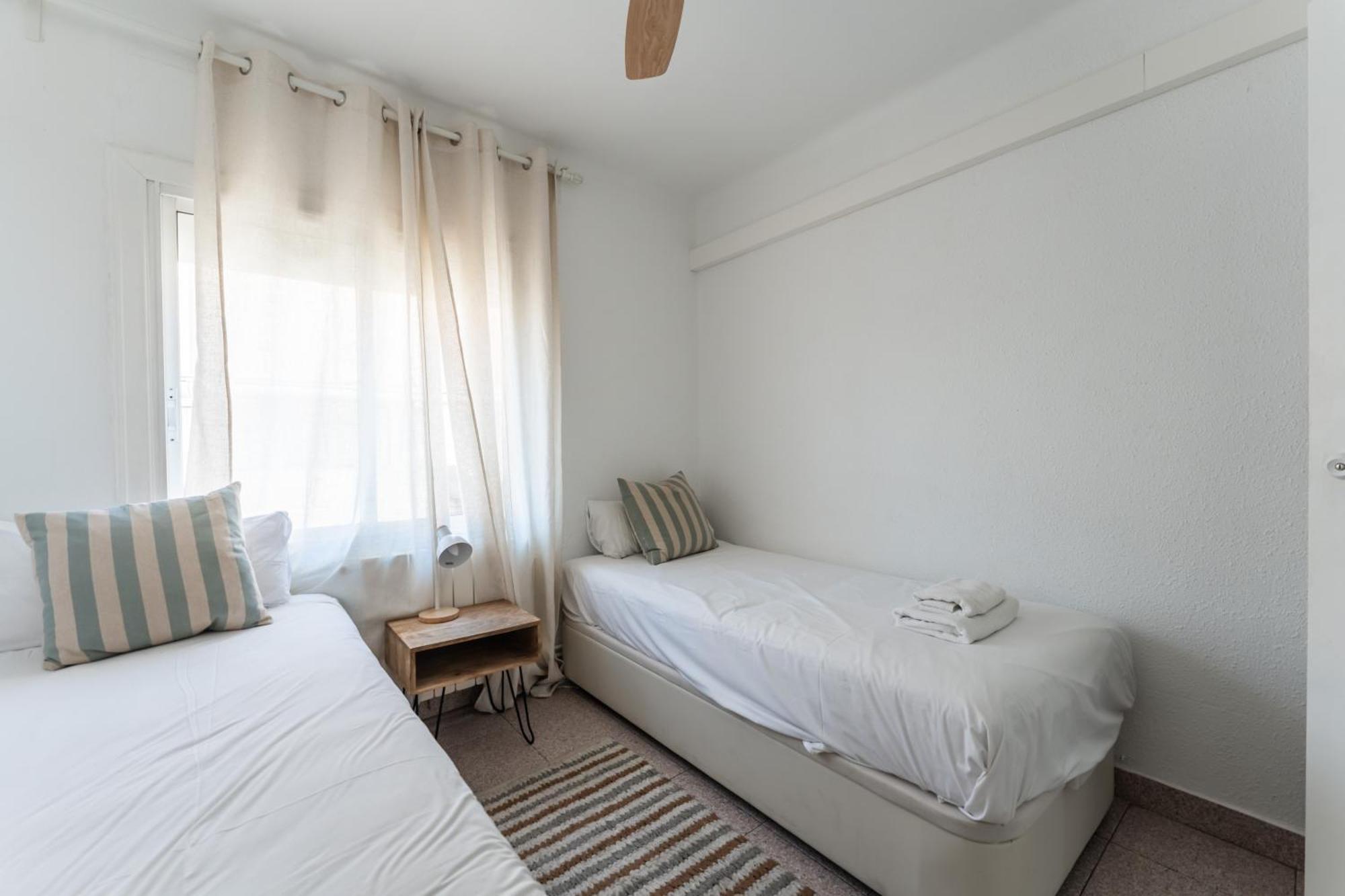 Feel Welcome Barcelona 10 科尔内拉德罗布雷加特 外观 照片